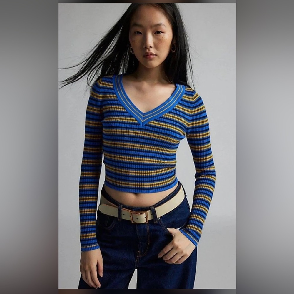 UO BDG Addison V Neck Ribbed Knit Sweater